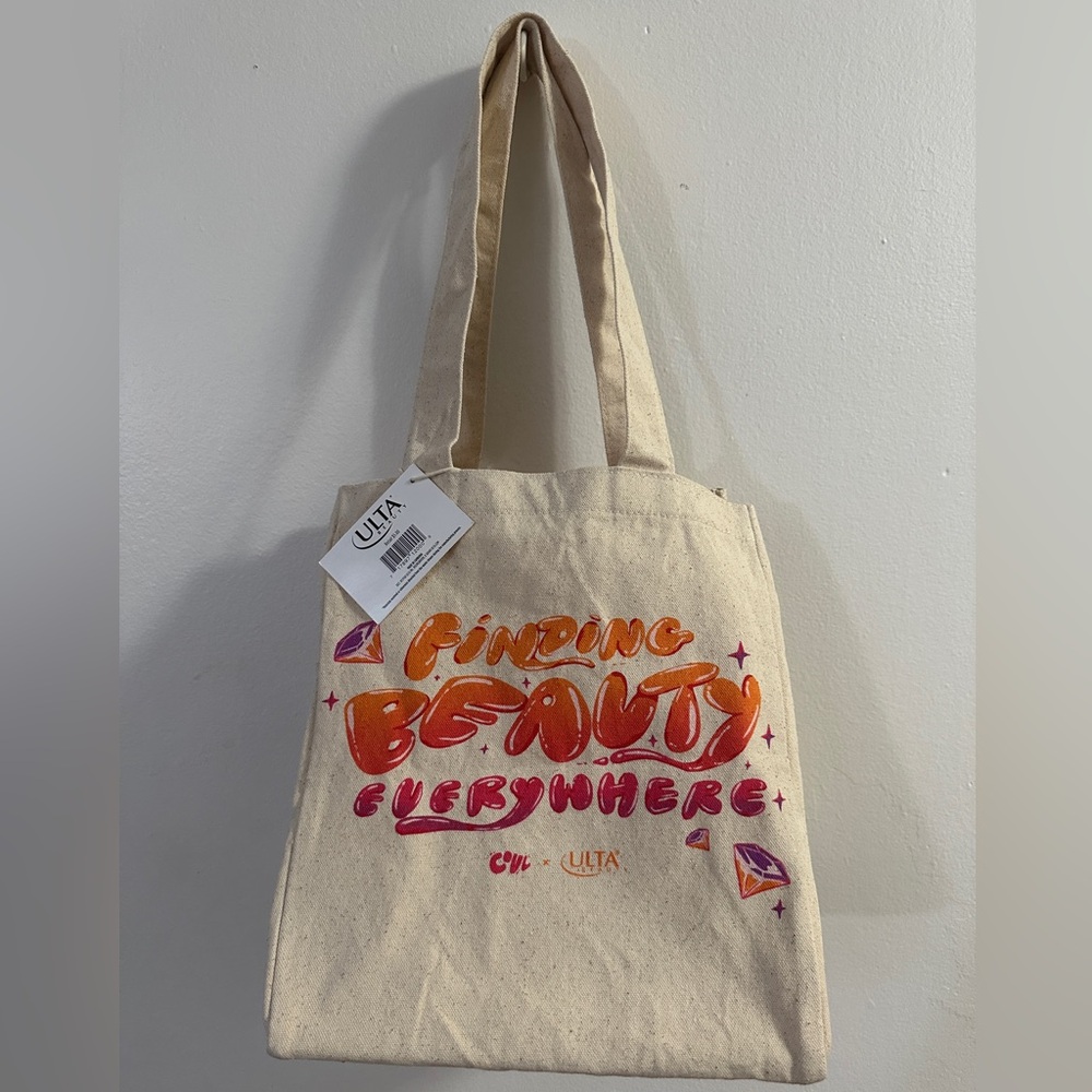 🛍️NWT ULTA tote “Finding Beauty Everywhere”